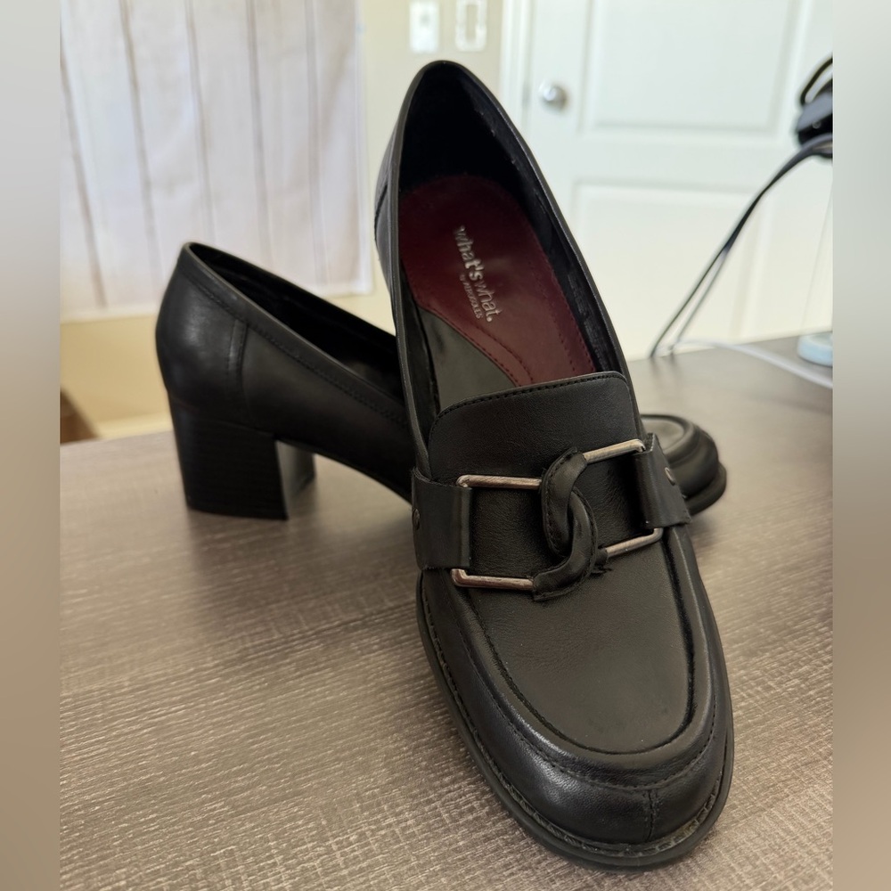 AEROSOLES Black Leather Block Heel Loafers with Metal Ring Detail